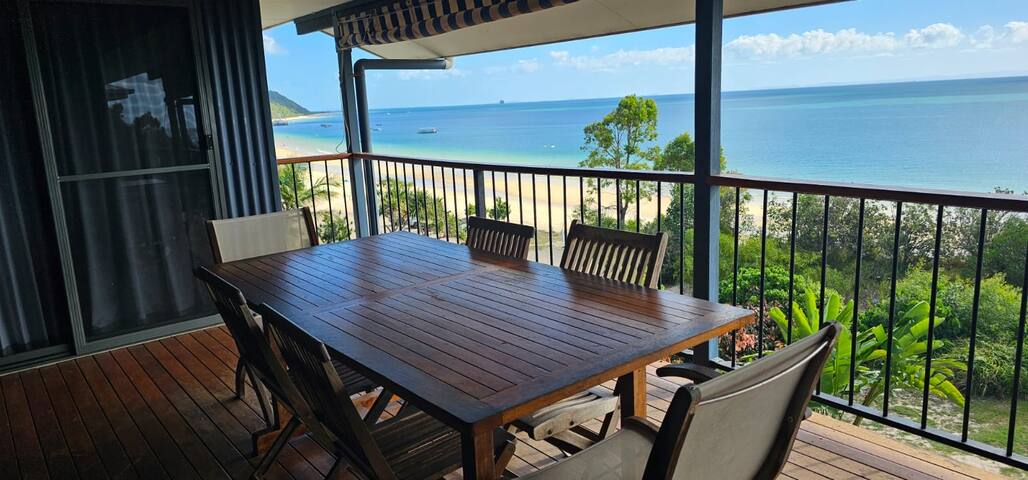 Coign 7 – Spacious Island Home Overlooking the Bay gallery image 2