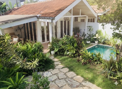 Gorgeous 3 Bed Villa + Pool, 4 Min Walk To Beach