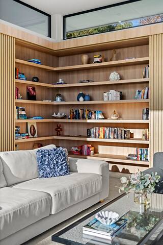 OMG VIEWS! Your Incredible Beach Escape Awaits! gallery image 4