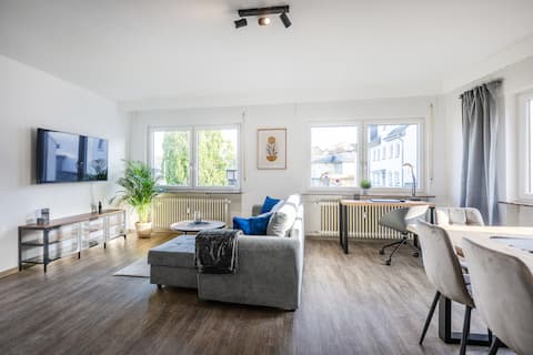 Rhine View Comfort Oasis | 4 BR, 14 pax | balcony