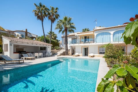 Villa Flor/Luxury/Pool/BBQ/Parking/Sea View/11Pax