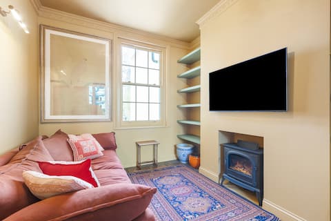 Top Airbnb: Quiet & charming three bedroom house in Greater London