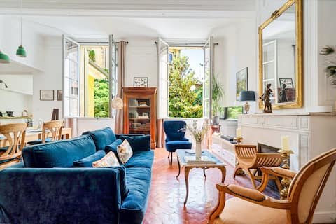 Top Airbnb: Exceptional 2 bedroom apartment in Mazarin district à Aix En Provence