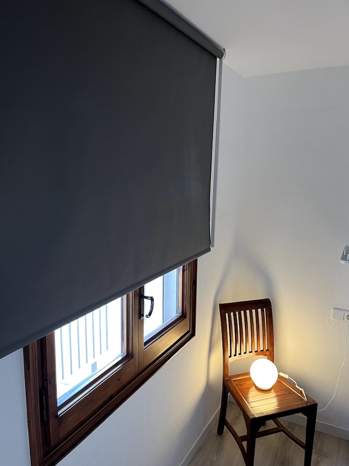 Prozor s balkonom na sprat