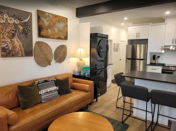 Perfect For Groups Big Granite Island 5-star Stay - University of Windsor