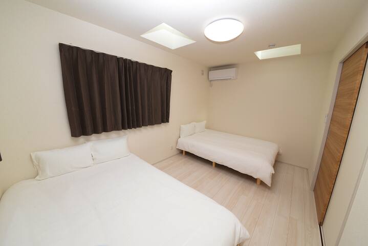 NYHotel5 新宿2階建て4室1バスルーム1シャワー2トイレ gallery image 5