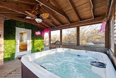 Luxury Home. Hot-tub, Fire Pit, Game Room. IAD/DC