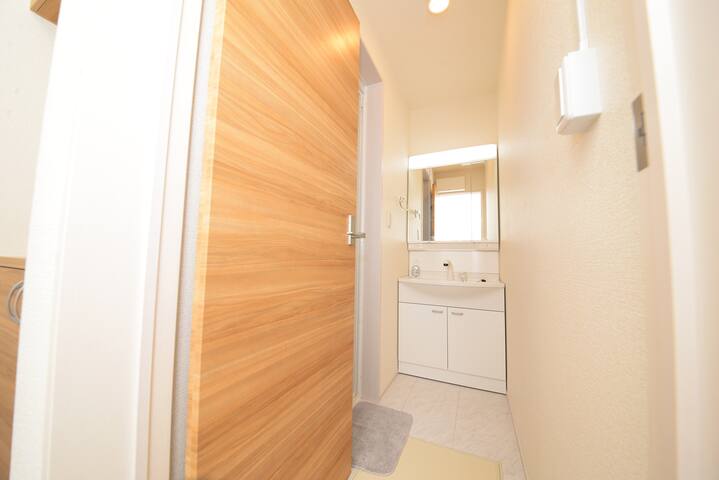 NYHotel2 新宿2階建て3室1バスルーム1シャワー2トイレ gallery image 5