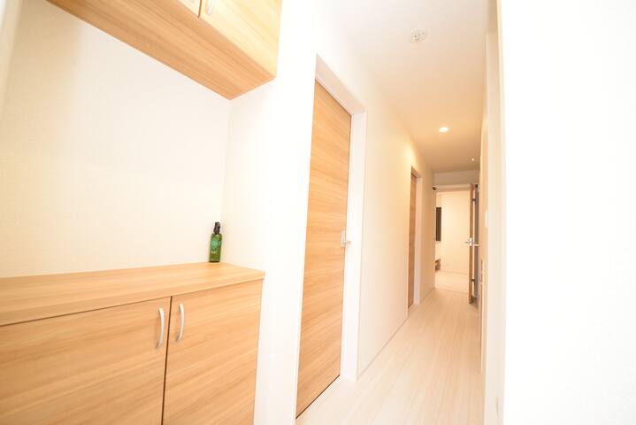 NYHotel2 新宿2階建て3室1バスルーム1シャワー2トイレ gallery image 3