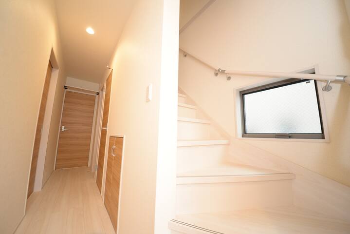 NYHotel2 新宿2階建て3室1バスルーム1シャワー2トイレ gallery image 4