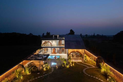 Jim Corbett, 4BR- Whispering Arc w/ Pool & Wifi