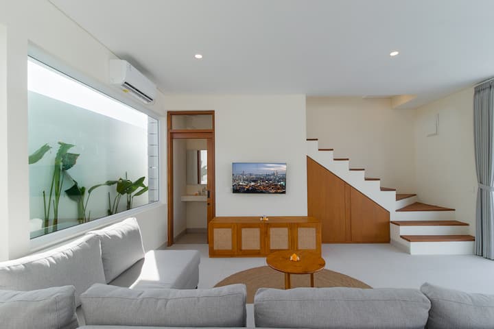 Alluring New 2 Bed Pool Villa, Close To Cafes - Indonesia