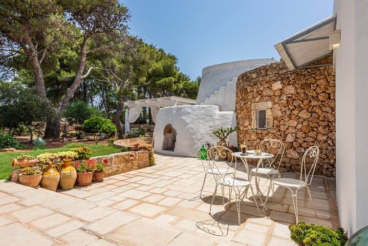 Trullo luxury piscina e giardino 5minuti dal mare gallery image 4
