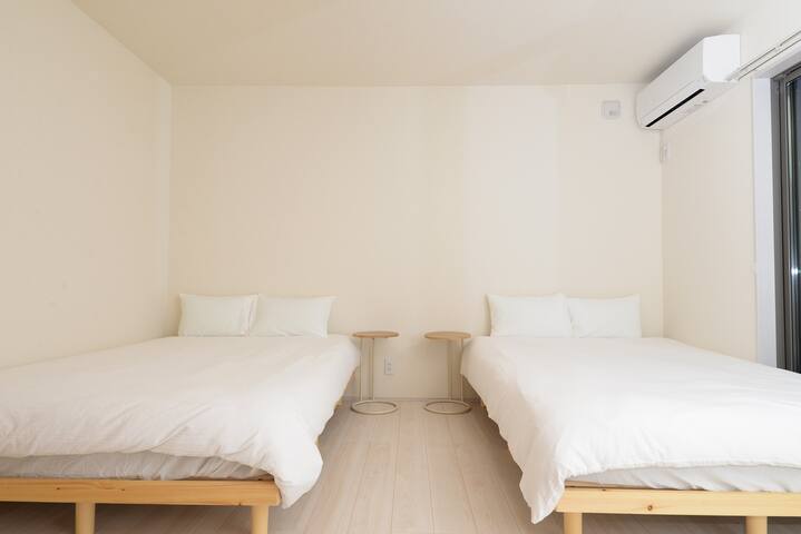 NYHotel1 新宿2階建て4室1バスルーム1シャワー2トイレ gallery image 4