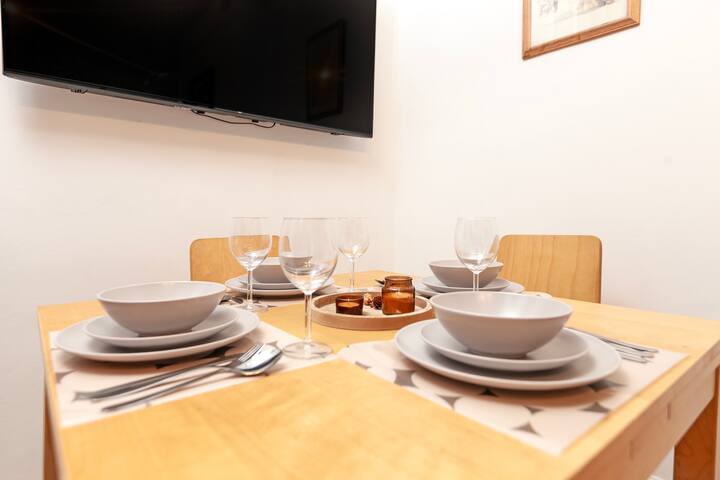 Newly Refurbished 3 Bedroom In Scott Ellis Gardens gallery image 3