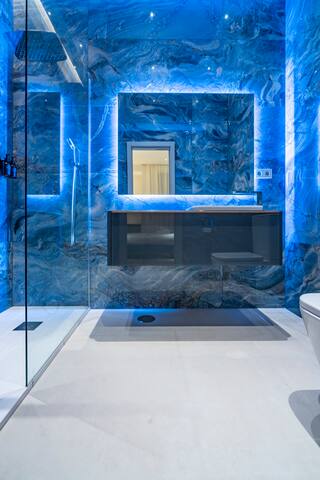 R14 –Deluxe Style & Trendiest location in Malasaña gallery image 5