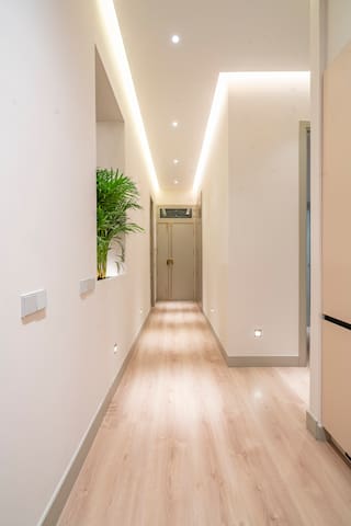 R14 –Deluxe Style & Trendiest location in Malasaña