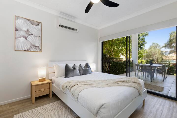 Home-like Boutique Garden Apt, A/C, parking. gallery image 3