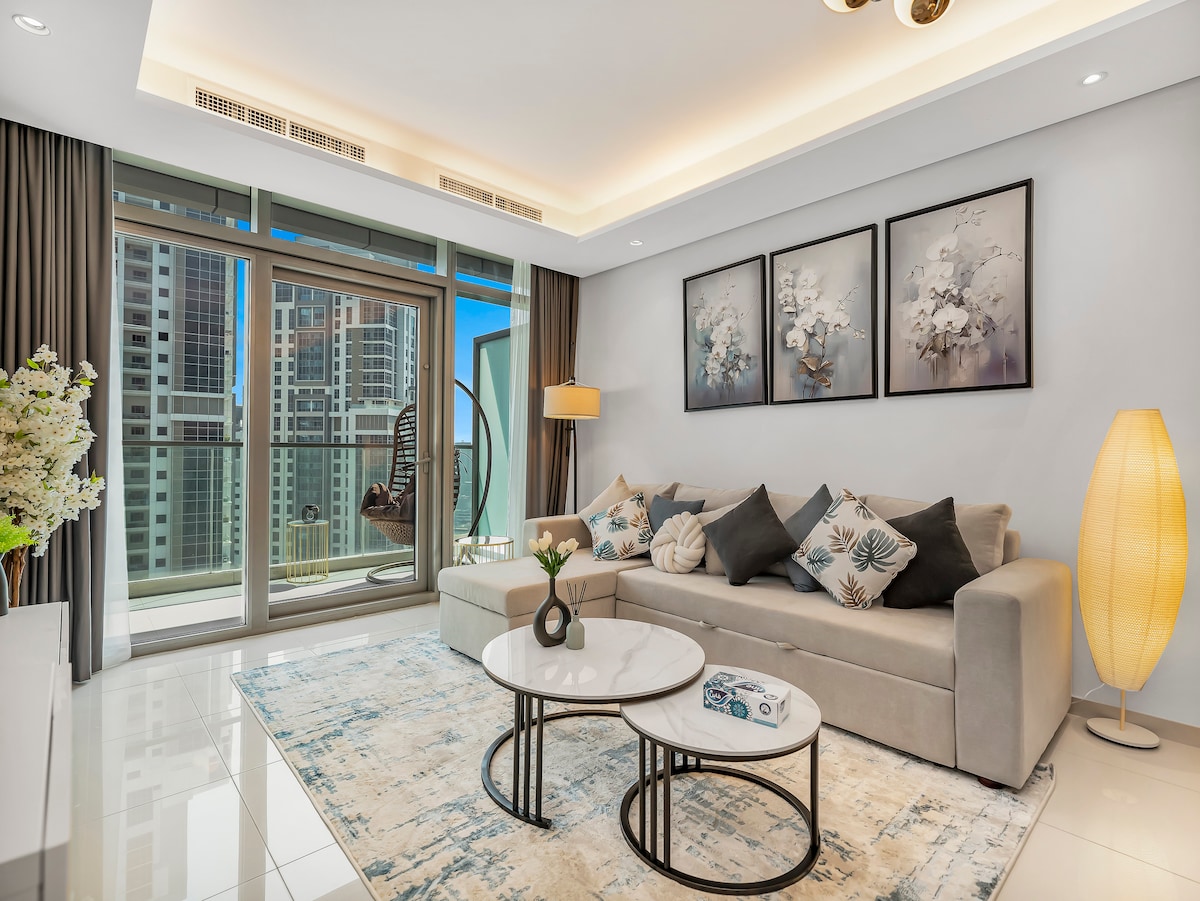 Top performing Airbnb: Stunning Burj View - High Infinity Pool - Cozy 2BR in Business Bay