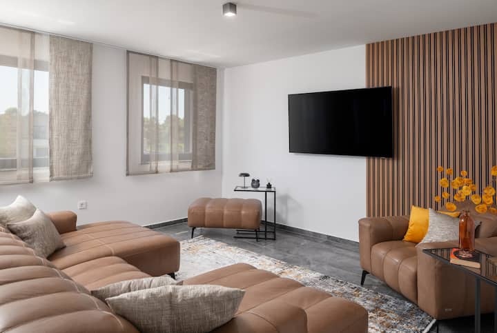 Penthouse Adela - Vir