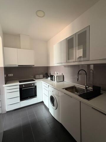 Spacious, comfortable, great flat. gallery image 4