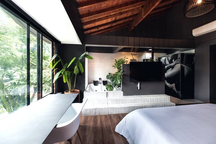 Lleras Park Concept Hotel - Hoteles en Medellín el Poblado managed Airbnb listing 3