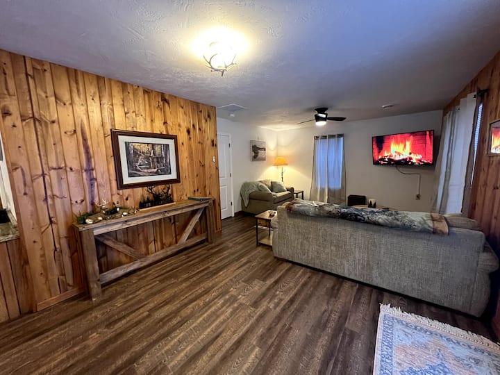 Family Cabin | Near 7 Springs & Ohio Pyle - Donegal, PA