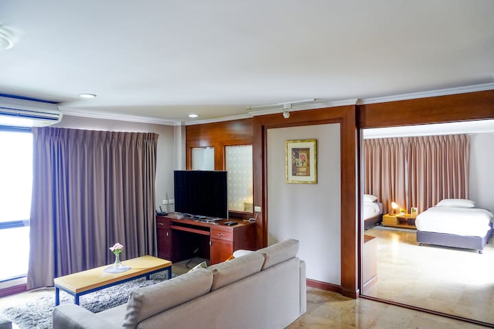 Young place apartment 4 bedrooms in sukhumvit 23