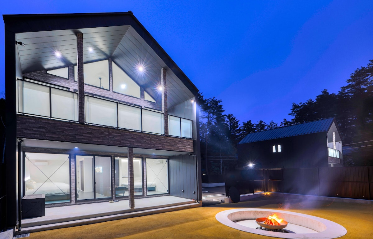 Mt. Fuji View & Private Fire Pit | Luxury Villa - Villas for Rent in ...