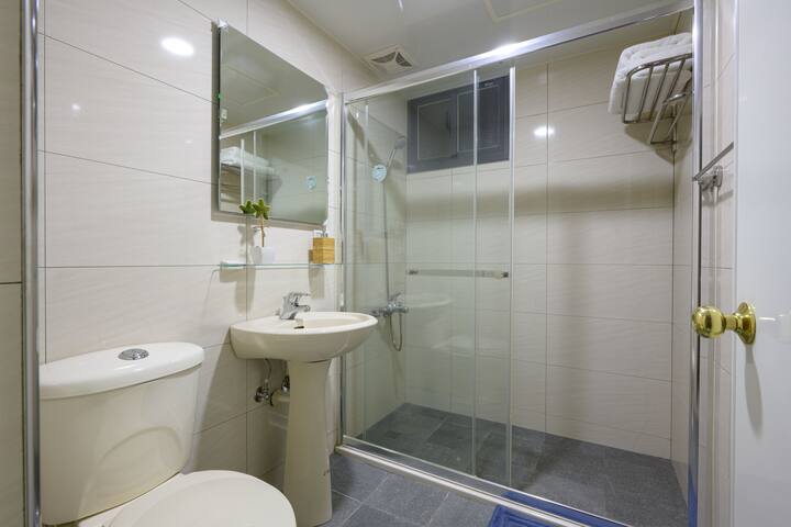 H&K 4/2 Sheraton NTU Hospital and Shandao Temple gallery image 5