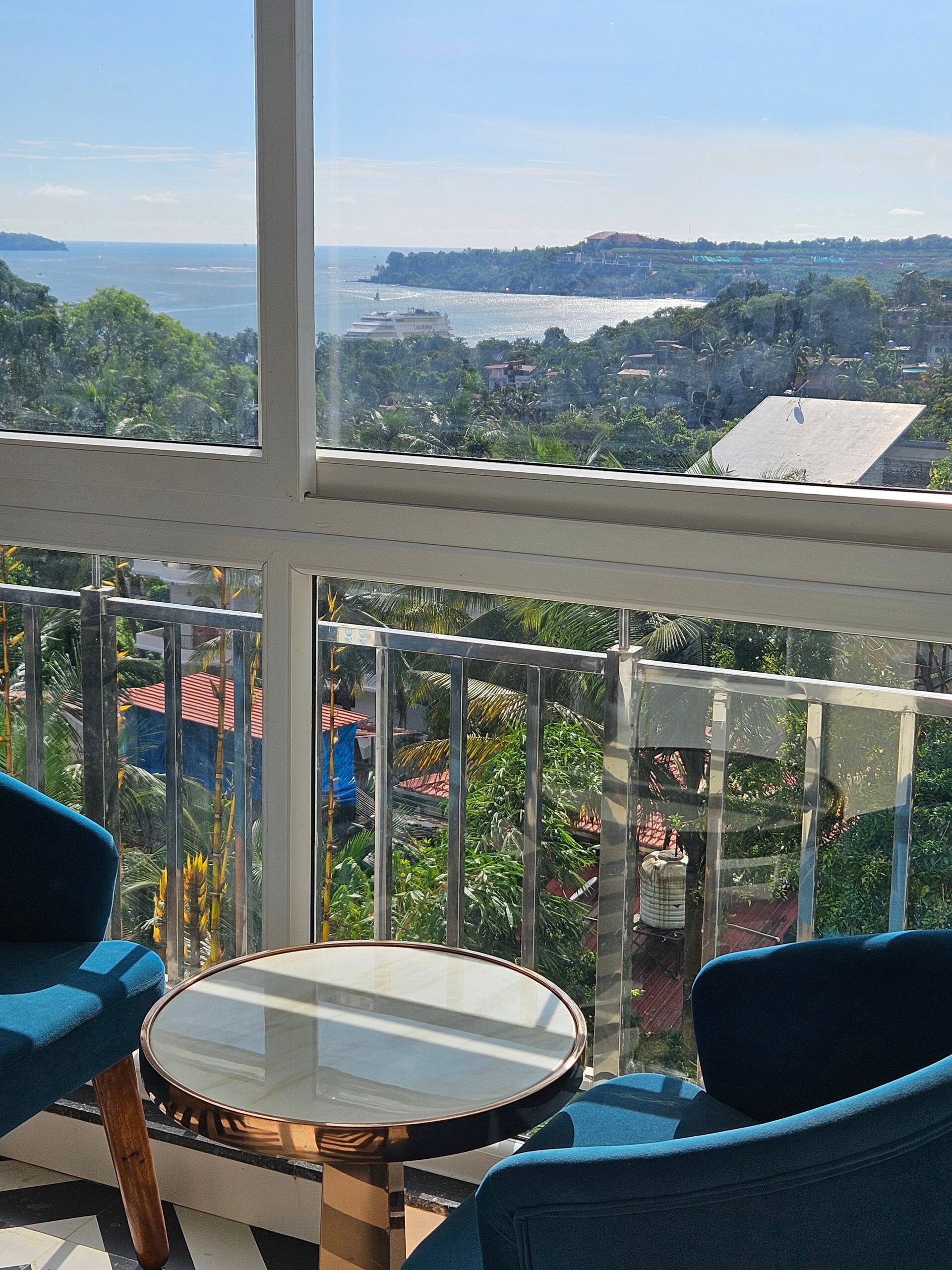 Sea View 3BHK Luxury Apt 10 Mints From Candolim