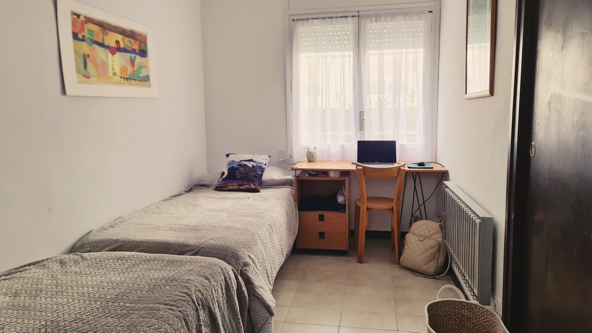 Dormitorio con 2 camas individuales 90x200