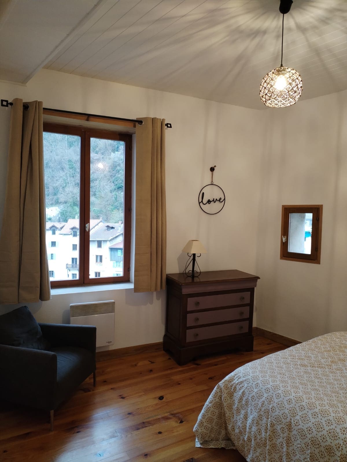 საძინებელი 1