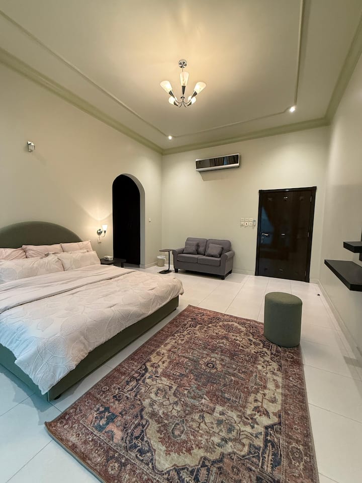 Chumba cha kulala cha tatu na bafu ya chumbani