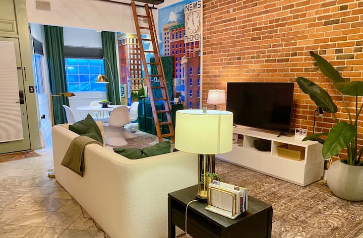 Downtown Condo Steps To Main St - Greenville, SC