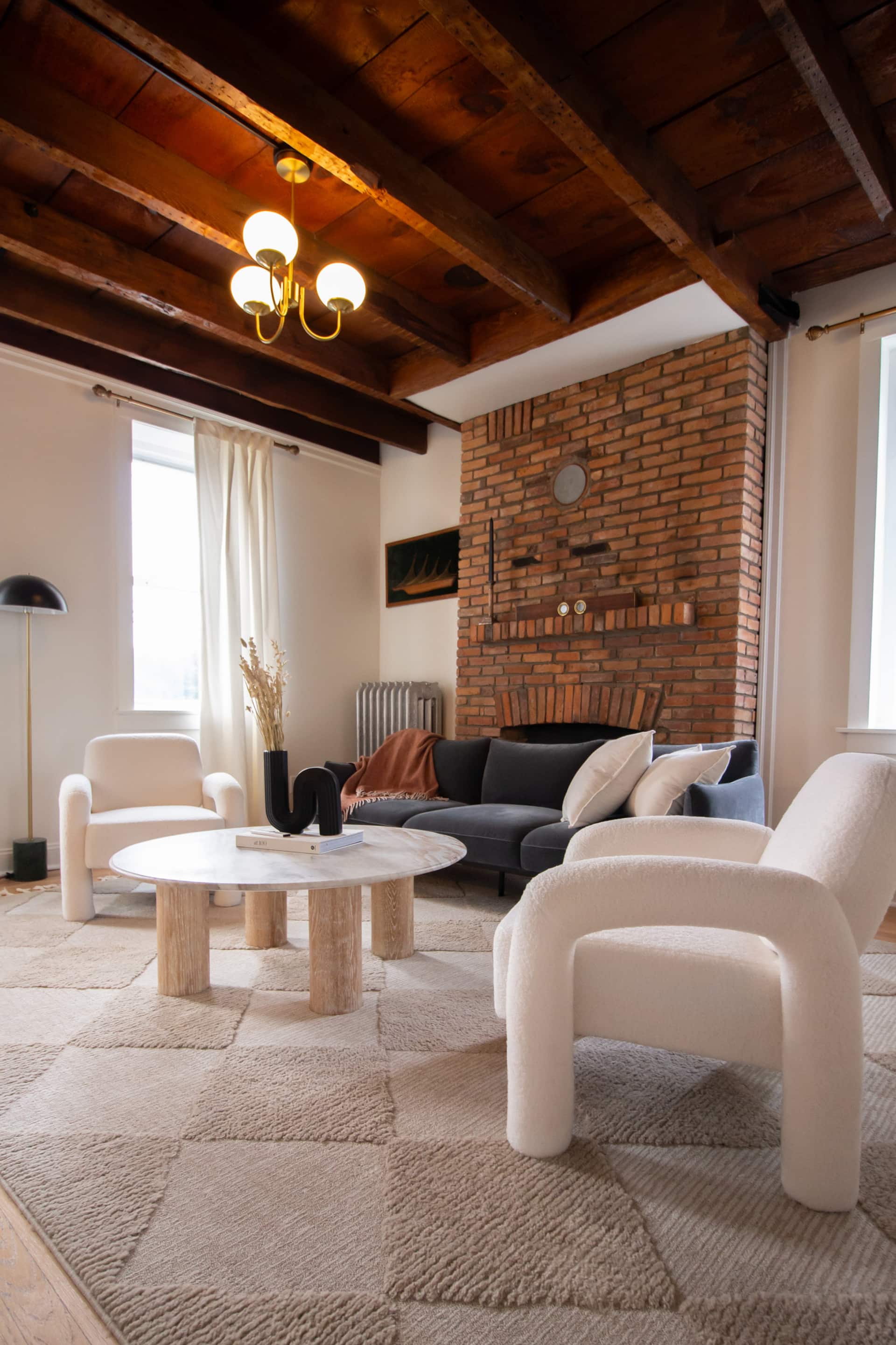 Historic 1840s Brick Federal - Minutes to Downtown