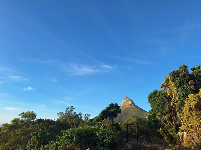 Stay Sensational – Magic Mountain Hideaway gallery image 2