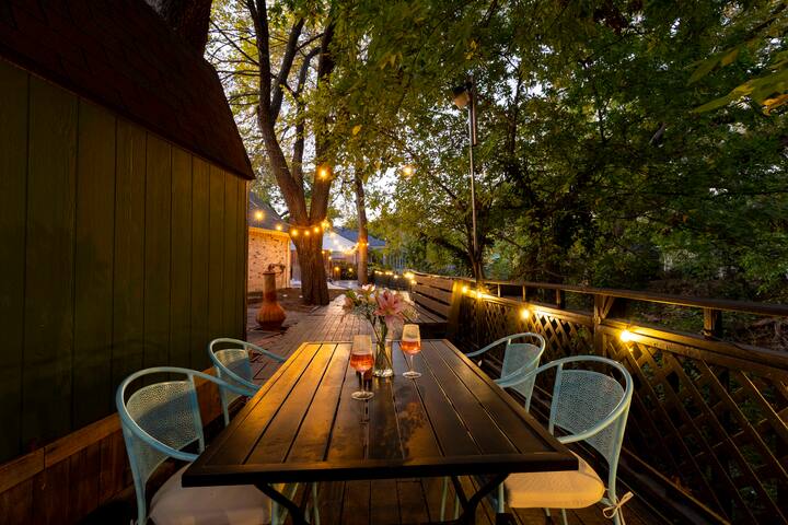 Lux 4BR 2.5BA /Pool/Hot Tub/Game Room/Bishop Arts gallery image 3