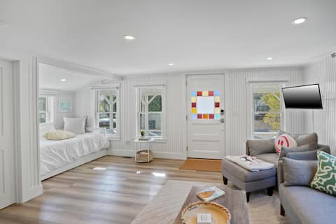 Popular Airbnb listing: 1/2 mile walk to Downtown Oak Bluffs in Oak Bluffs