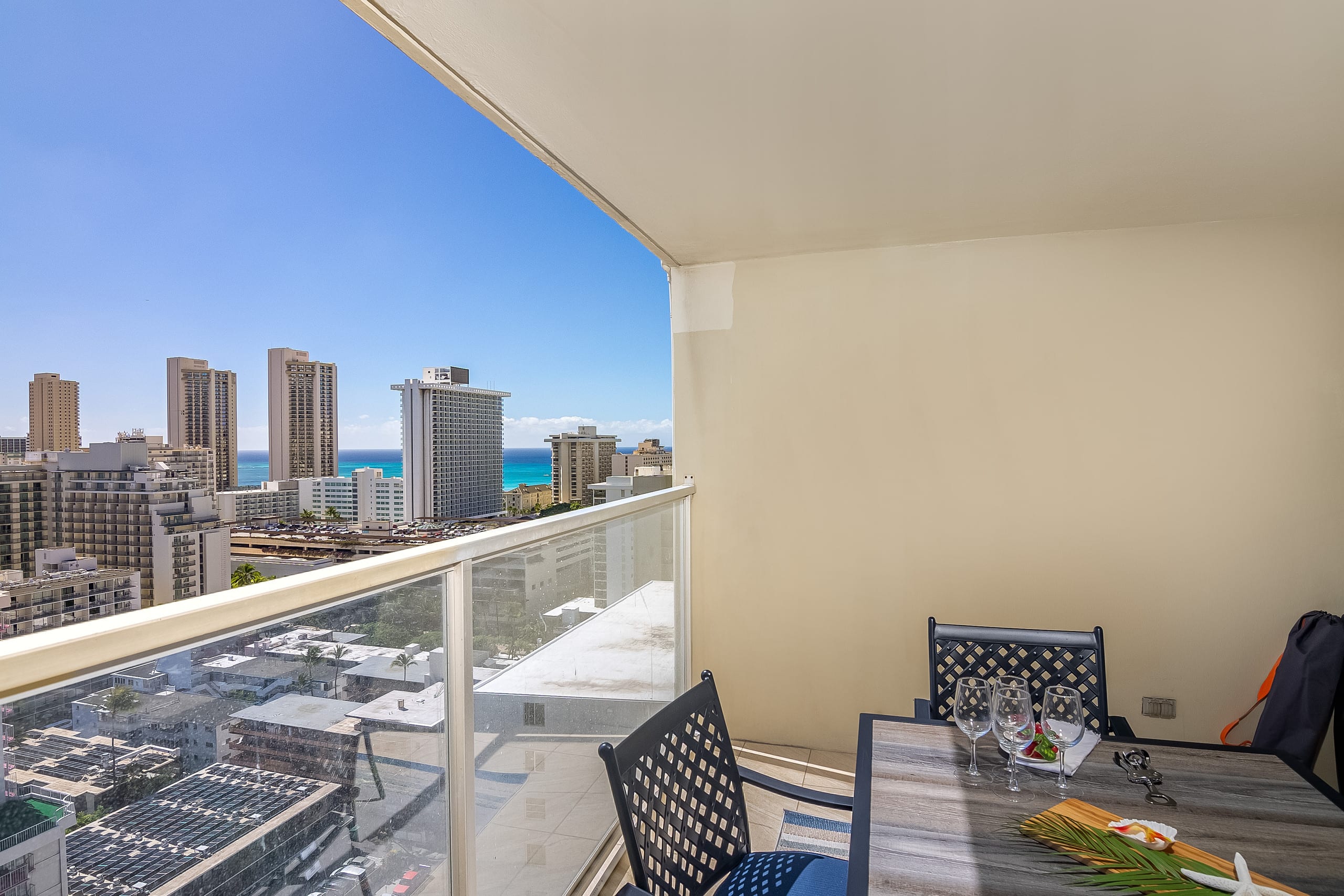 Condo in Honolulu · ★5.0 · Studio · 2 beds · 1 private bath - Image 24