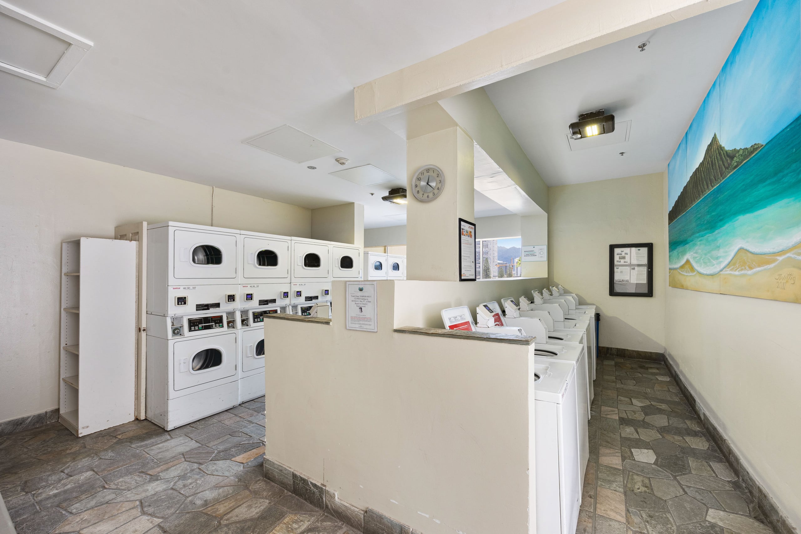 Condo in Honolulu · ★5.0 · Studio · 2 beds · 1 private bath - Image 26