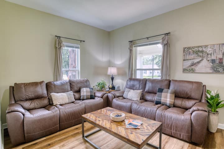 Beautiful And Spacious Home With Modern Comfort - Conway, AR