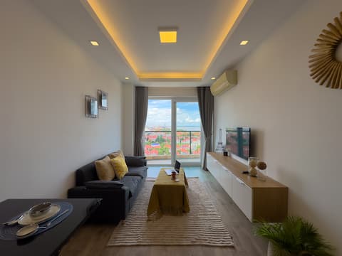 So Living | Skyview King Suite Cityscapes 15th