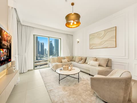 Top Airbnb: Burj Khalifa Views- Modern 2BD- Infinity pool in Za'abeel Second