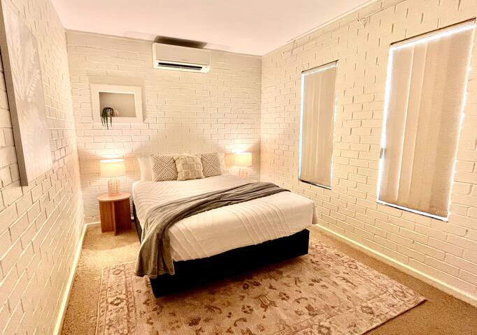 Stylish 3 Bedroom Apartment gallery image 4