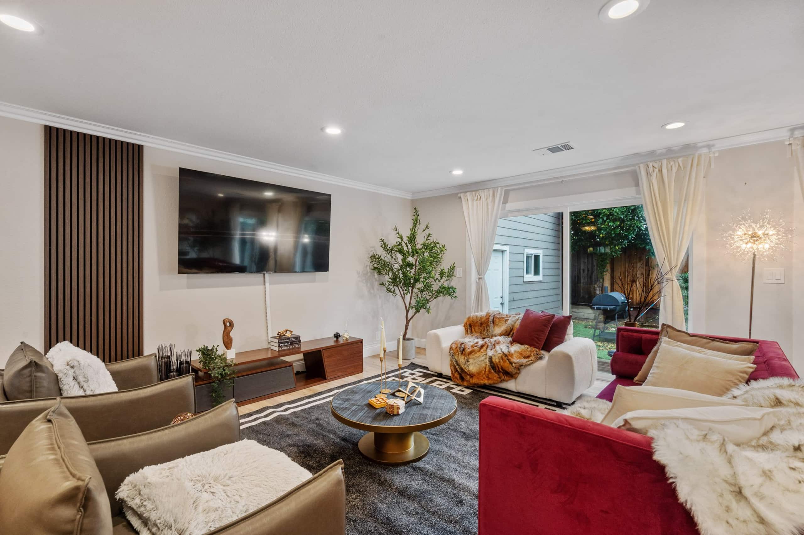 Newly Remodeled 4BR w/ Pool Table, EV Charger - Photo 21
