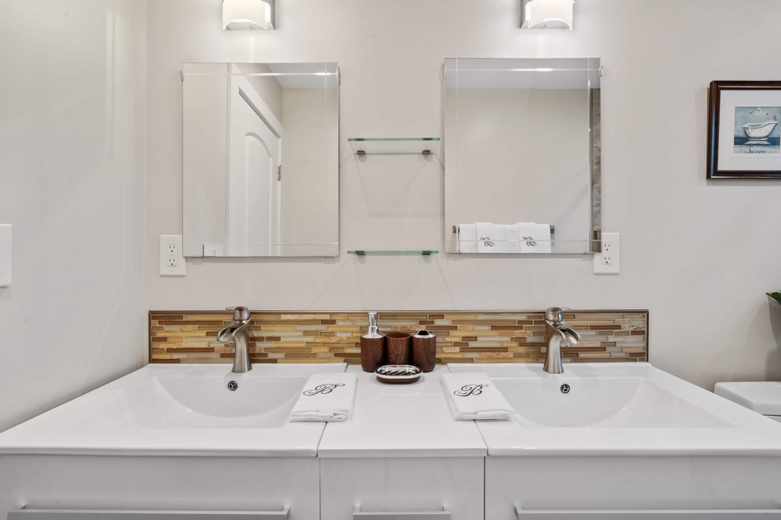 Newly Remodeled 4BR w/ Pool Table, EV Charger - Photo 30