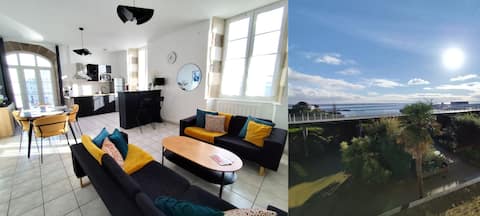 Very nice view of the harbor for this bright 2-bedroom.