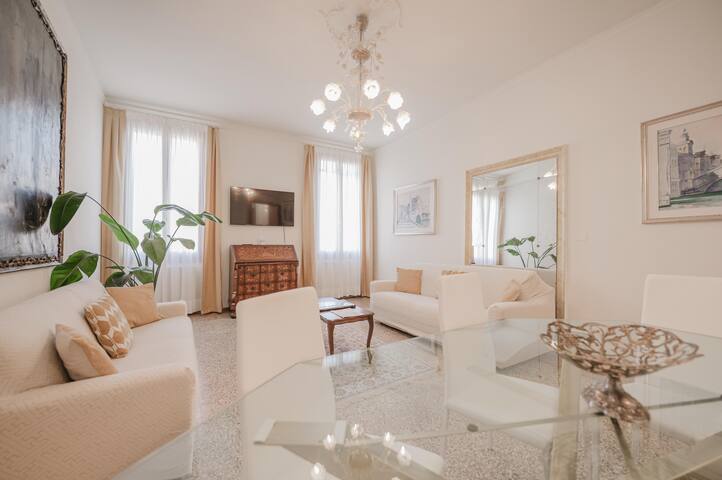 Santo Stefano Palace Suite 2