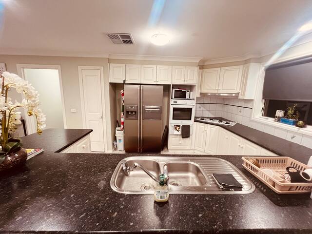 Spacious 6BR Holiday Home gallery image 5